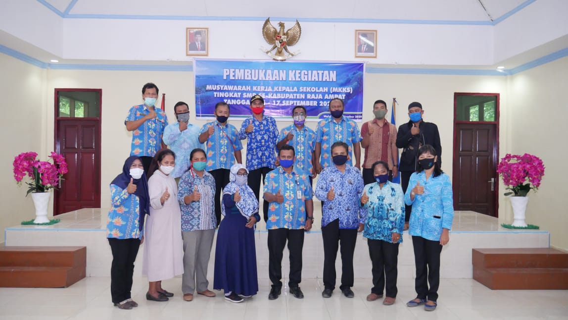 Sertijab Kepala SMP 14 Raja Ampat, Perlu Peningkatan Kuantitas Guru Bersertifikasi